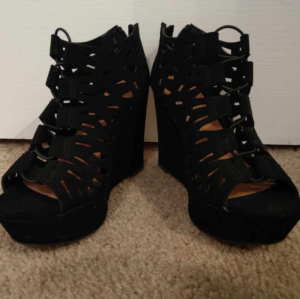 Report Wedge Heels